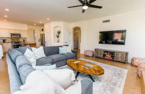 Canada Ridge House | Habanero Hideaway