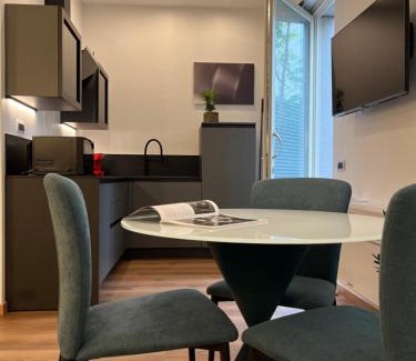 Citta Nuova-Barriera Nuova-San Vito-Citta Vecchia Apartment | Habemus Loft -The Circle raffinato ed esclusivo Art-loft open space nel cuore storico pedonale di Trieste