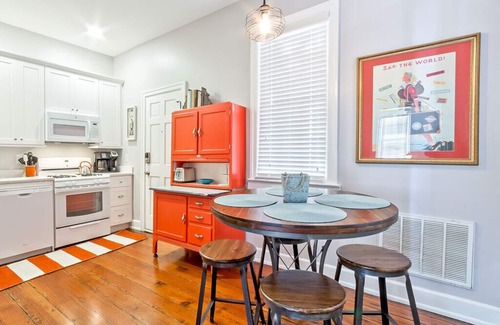 Historic District - North Condo | Habersham 2 | Walk to River Street, Free Parking