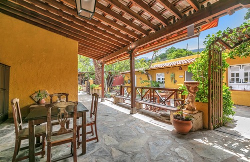 Guimar Villa | 'Habitación 1' with Shared Terrace, Shared Garden and Wi-Fi