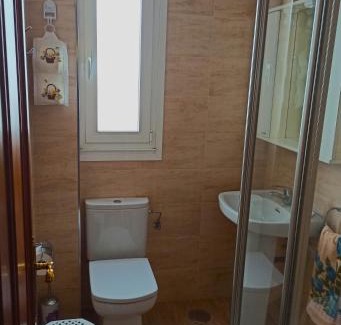 Mugardos House | Habitación, baño y sala privados en Mugardos