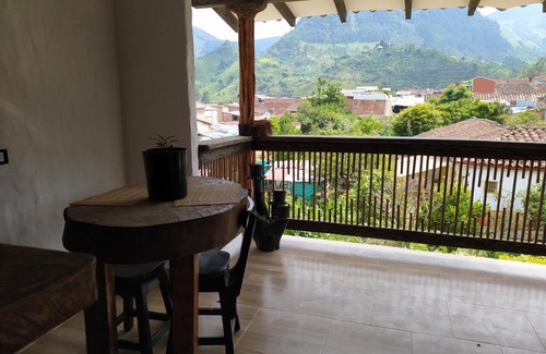 Jardin House | Habitación para pareja con baño compartido