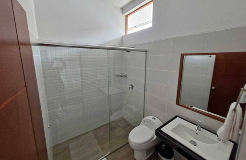 La Banda de Shilcayo Cottage | Habitaciones con Vistas al Infinito en Fundo Onírica. Tarapoto-perú