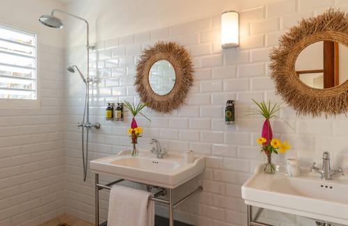 Petit-Bourg Hotel | Habitation Saint Charles