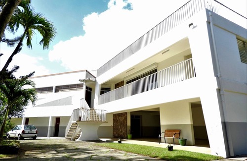 Trois-Rivieres Villa | Habitation SUGER ❤ Terrace, rooftop & Gardens (Entire Villa)