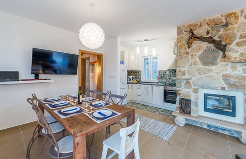 Miholascica Villa | Hacienda Babina, Island Cres, Lounge, Whirpool, Pool.Seaview