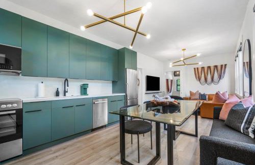 Flamingo Parks Apartment | Hacienda Flamingo Unit 4 - Chic 2BR Retreat Near Shops and Restaurants