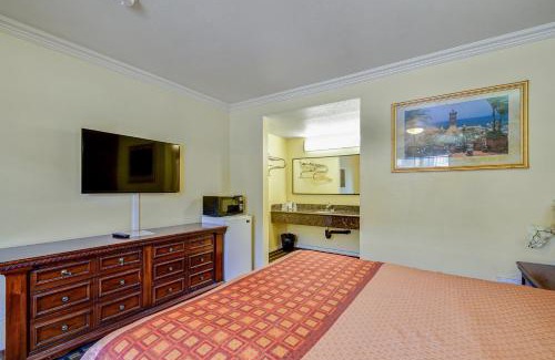 La Puente Hotel | Hacienda Inn