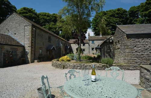 Bakewell House | Haddon Grove Farm Cottages