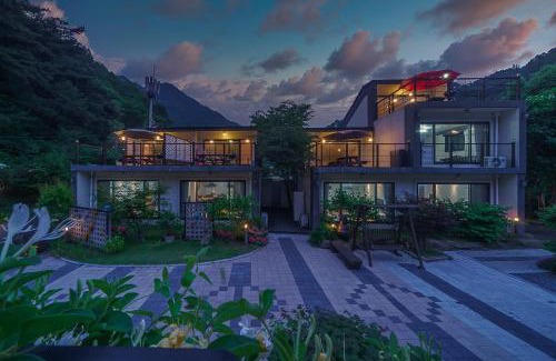 Hwagae House | Hadong Dreams Pension