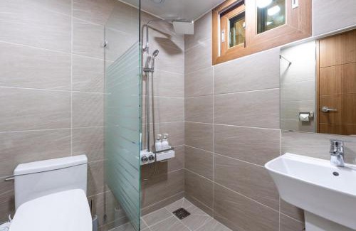 Hwagae House | Hadong Hanok Pension The Better Day