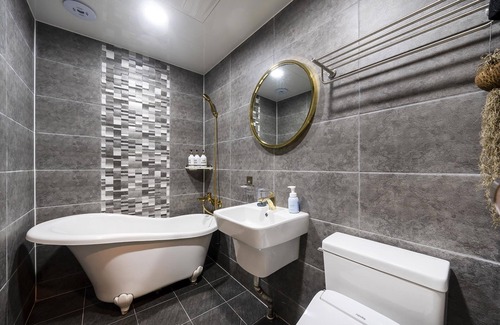 Hwagae Hotel | Hadong Yeongbingak