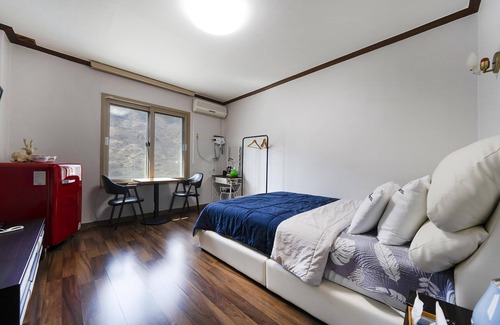 Hwagae Hotel | Hadong Yeongbingak