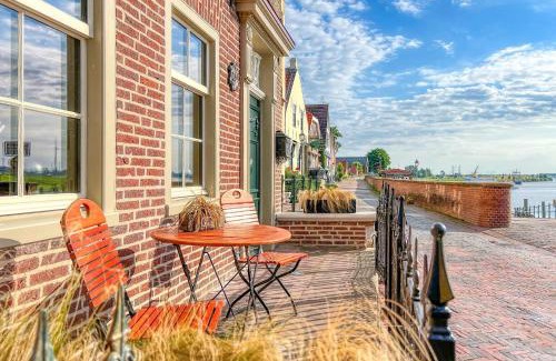 Greetsiel House | HafenKOJE anno 1792, mitten im Greetsieler Hafen