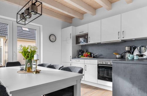 Busum House | Hafenliebe- Nordsee- und Strandnah, Terrasse, Infrarotsauna, Modern