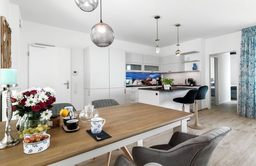 Kappeln Apartment | "Hafenloge": swimming pool, sea view, 2 bedrooms, terrace, directly on the Baltic Sea.