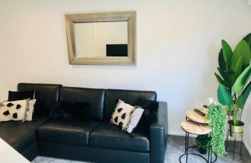 Riccarton Apartment | Hagley Townhouse