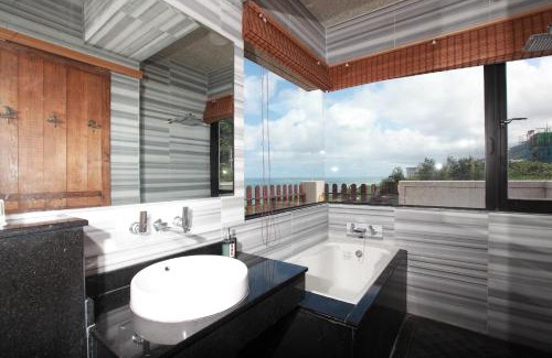 Shoufeng House | Haiming Wei B&B