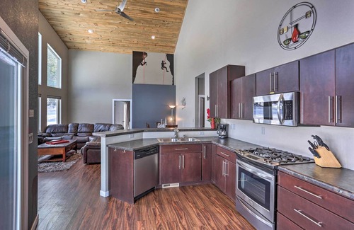 Rapid City Cabin | 'Hakuna Matata Cabin' - 11 Mi to Mt Rushmore!