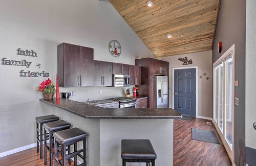 Rapid City Cabin | 'Hakuna Matata Cabin' - 11 Mi to Mt Rushmore!