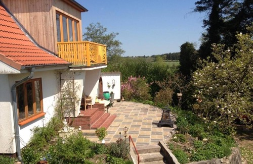 Brandsbek House | HALE ALOHA - Wood-burning stove paradise garden 7-person house. Nature park vacation with dog