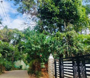 Devikolam House | Half moon holiday home - 4 Bedroom Villa