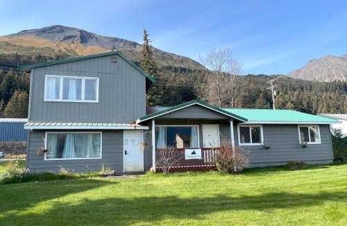 Seward Apartment | Halibut House Unit 3