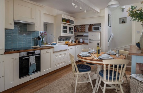 Baslow Cottage | Hall Cottage, Baslow, near Chatsworth House, sleeps 4