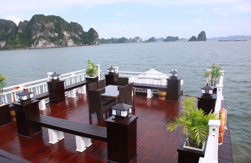 Bai Chay Boat Rental | Halong 4Star Amira Private Cruise