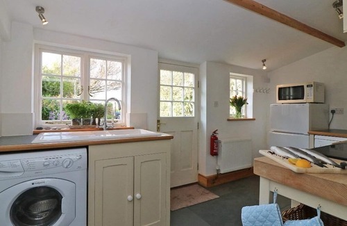Penryn Cottage | HALVOSSO, pet friendly, with open fire in Penryn