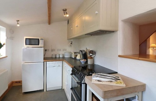 Penryn Cottage | HALVOSSO, pet friendly, with open fire in Penryn