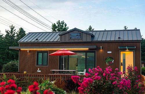 Jocheon House | Hamdeok Poolvilla Pension Lamborghini