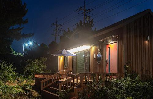 Jocheon House | Hamdeok Poolvilla Pension Lamborghini