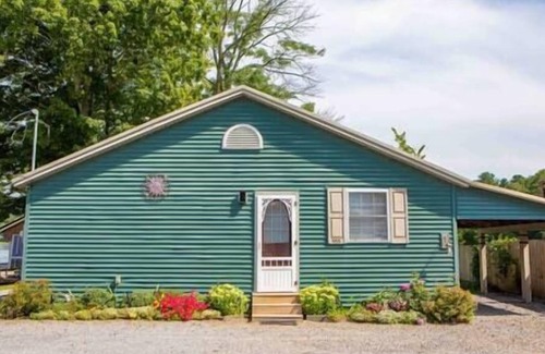 Hamilton House | Hamilton Home #4, Lake Moraine Home #4 Near Colgate University