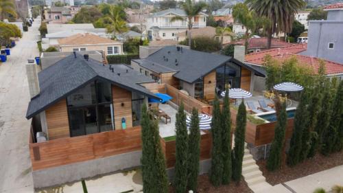 Village of La Jolla House | Hamilton I II Buyout by AvantStay Modern 6 BDR w Spa Rooftop Patio