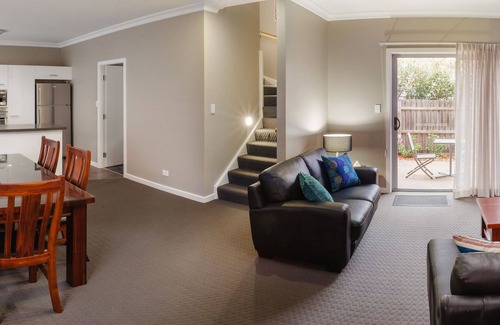 Broadmeadow Apartment | Hamilton on Everton