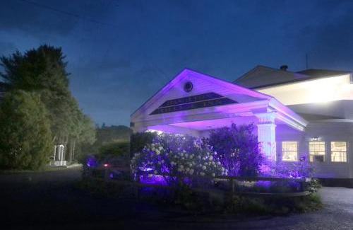 North Kingstown Hotel | Hamilton Village Inn