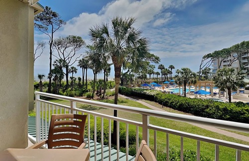 Palmetto Dunes Condo | Hampton 6107 | Oceanfront Balcony + Pool View!