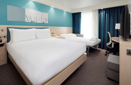 Custom House Hotel | Hampton by Hilton London Docklands