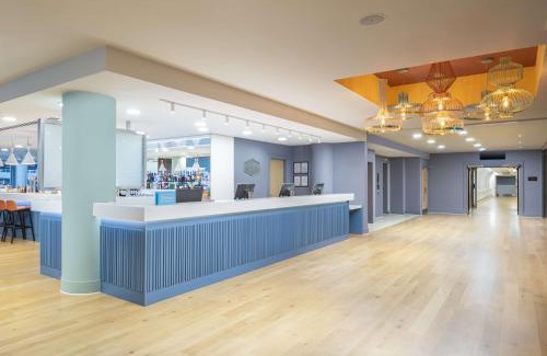 Gatwick Hotel | Hampton by Hilton London Gatwick Airport