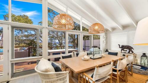 Pretty Beach House | 'Hampton Cottage' By HolidayCo