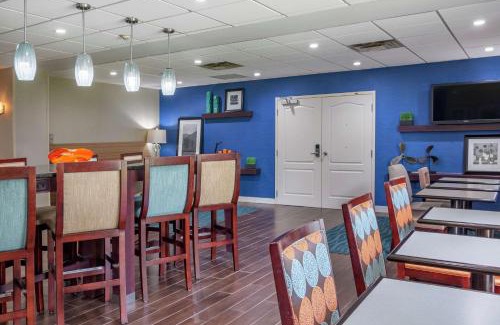 Adel Hotel | Hampton Inn Adel