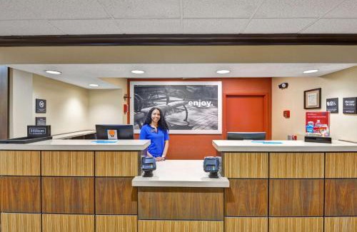 Newtonville Hotel | Hampton Inn Albany-Wolf Road