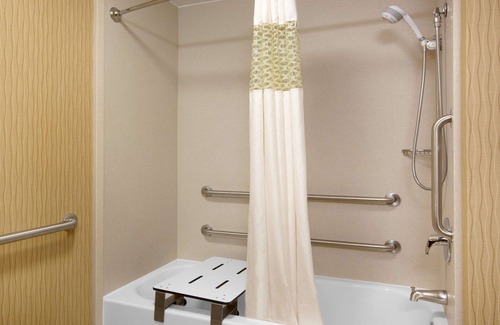 Braintree Hotel | Hampton Inn Boston/Braintree