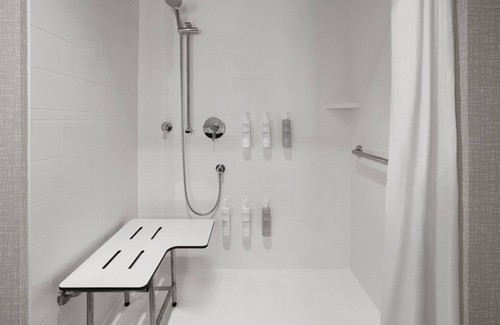 Brooklyn Hotel | Hampton Inn Cleveland Airport - Tiedeman Road