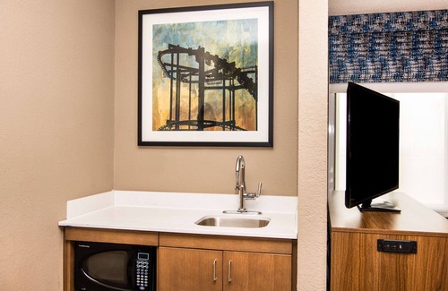 Erie Hotel | Hampton Inn Erie-South