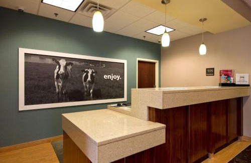 Inwood Hotel | Hampton Inn Inwood