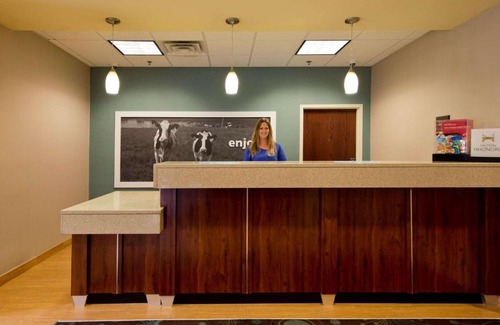 Inwood Hotel | Hampton Inn Inwood