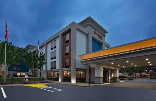 East Memphis Hotel | Hampton Inn Memphis-Poplar