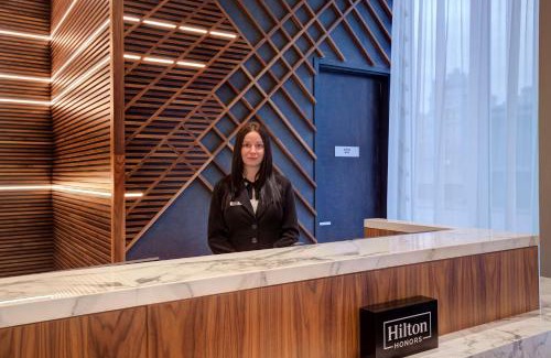 Chinatown Hotel | Hampton Inn Montreal Downtown, Qc